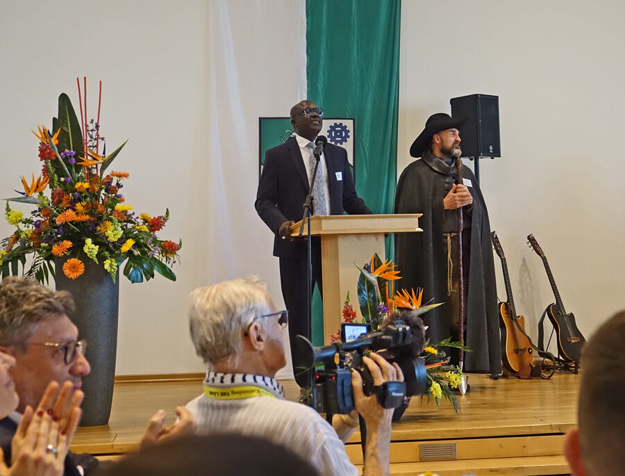 Gueye-mit-den-Zuffenhausener-Hirten.jpg