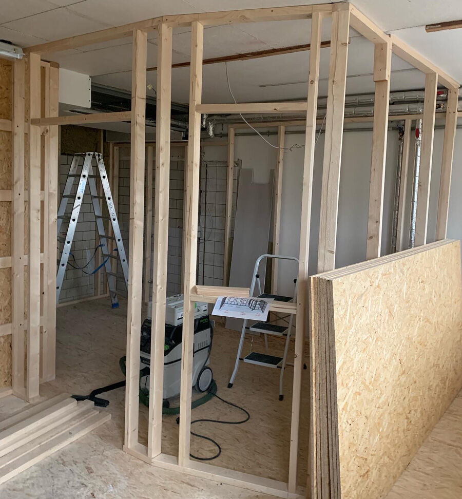Tonstudio-Jugendhaus-1-Ständerbauwände-werden-montiert.jpg